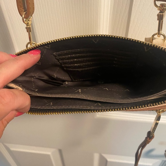 Vince Camuto crossbody - Picture 2 of 2